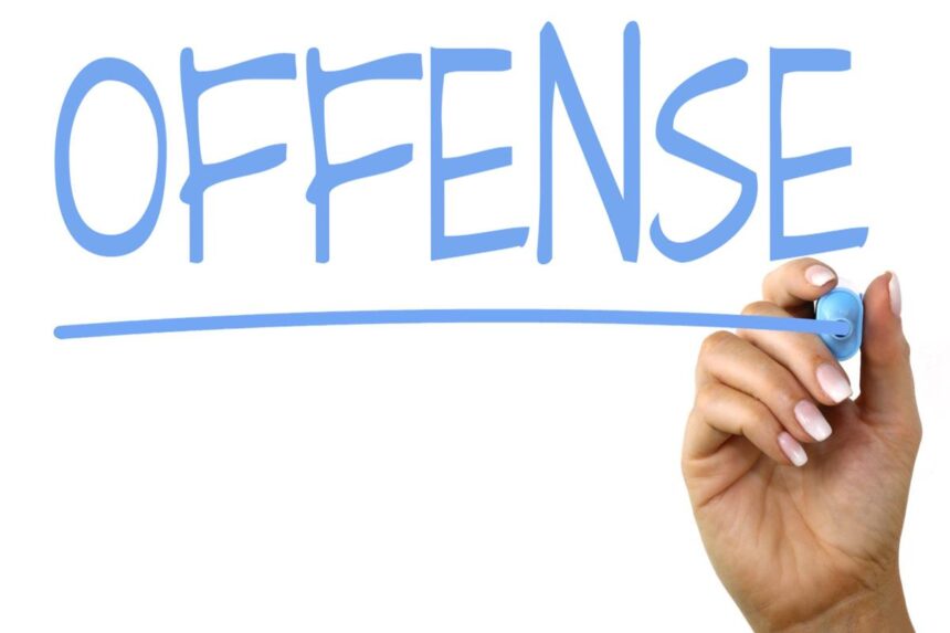 O que significa offense?