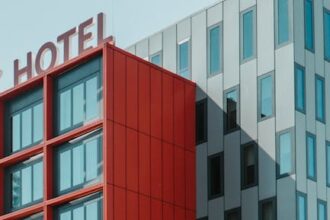 O que significa hotel?